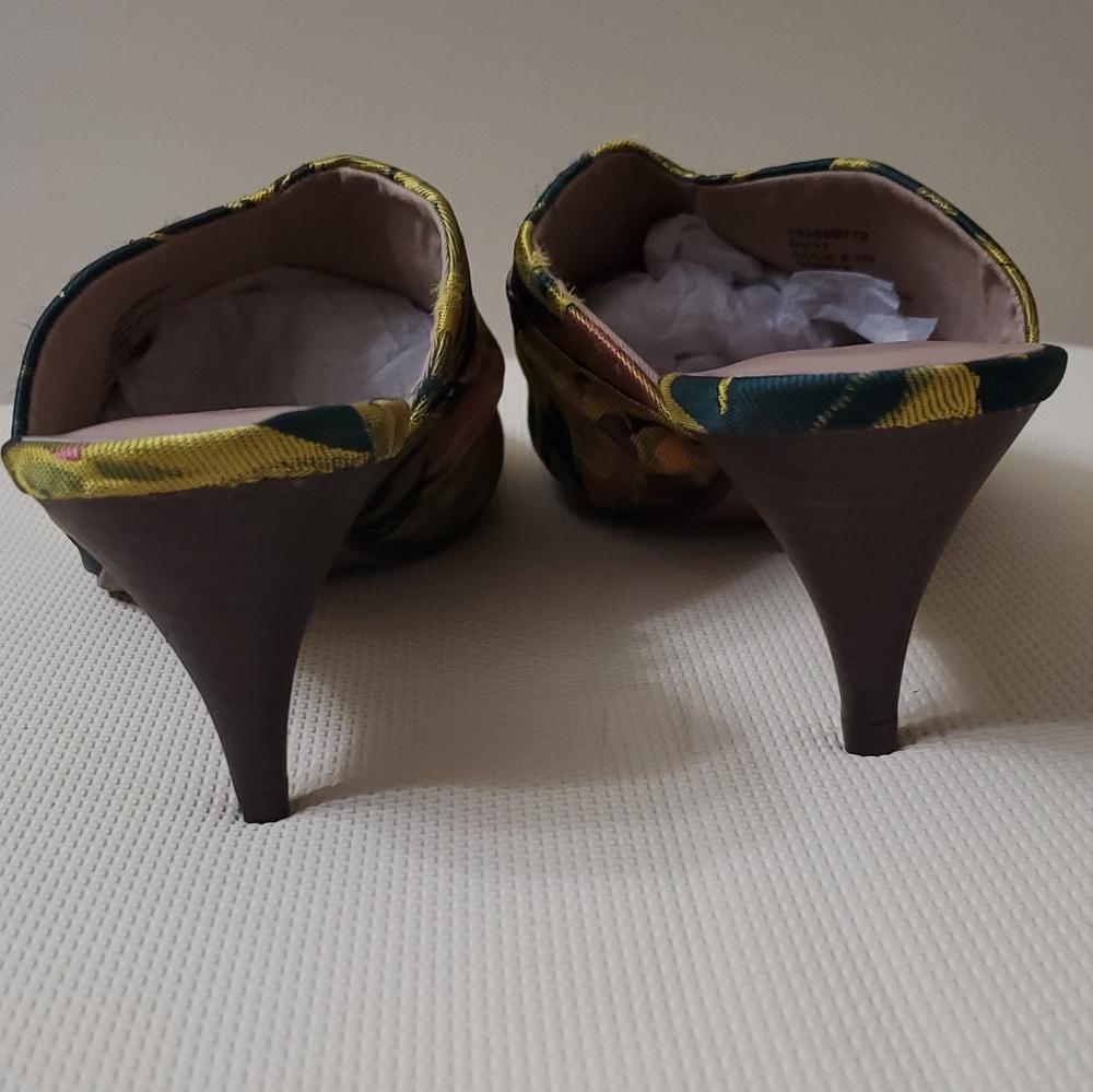 Shoes - Picture 7 of 12